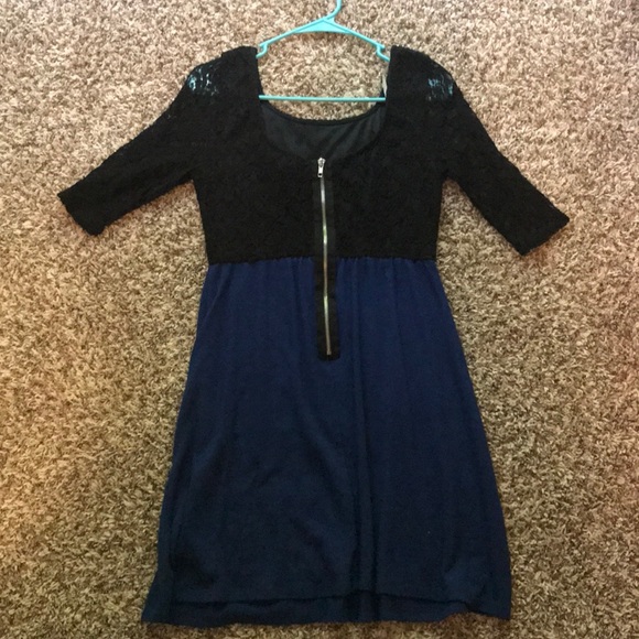 Dress - Picture 2 of 2